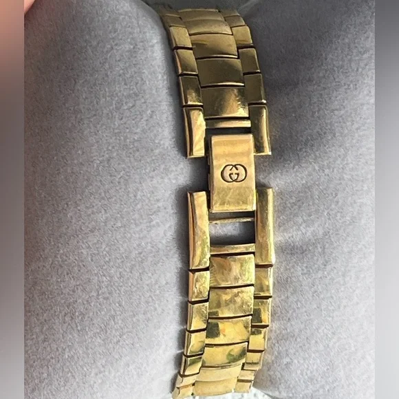 Classic GUCCI 3300 M 18K Gold Plated champagne dial; Men’s watch.